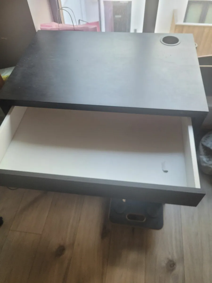 Desk - Image 1