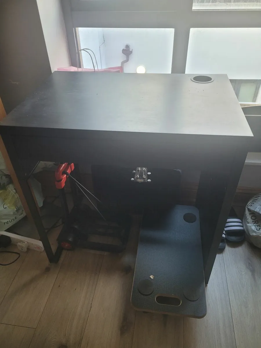 Desk - Image 2
