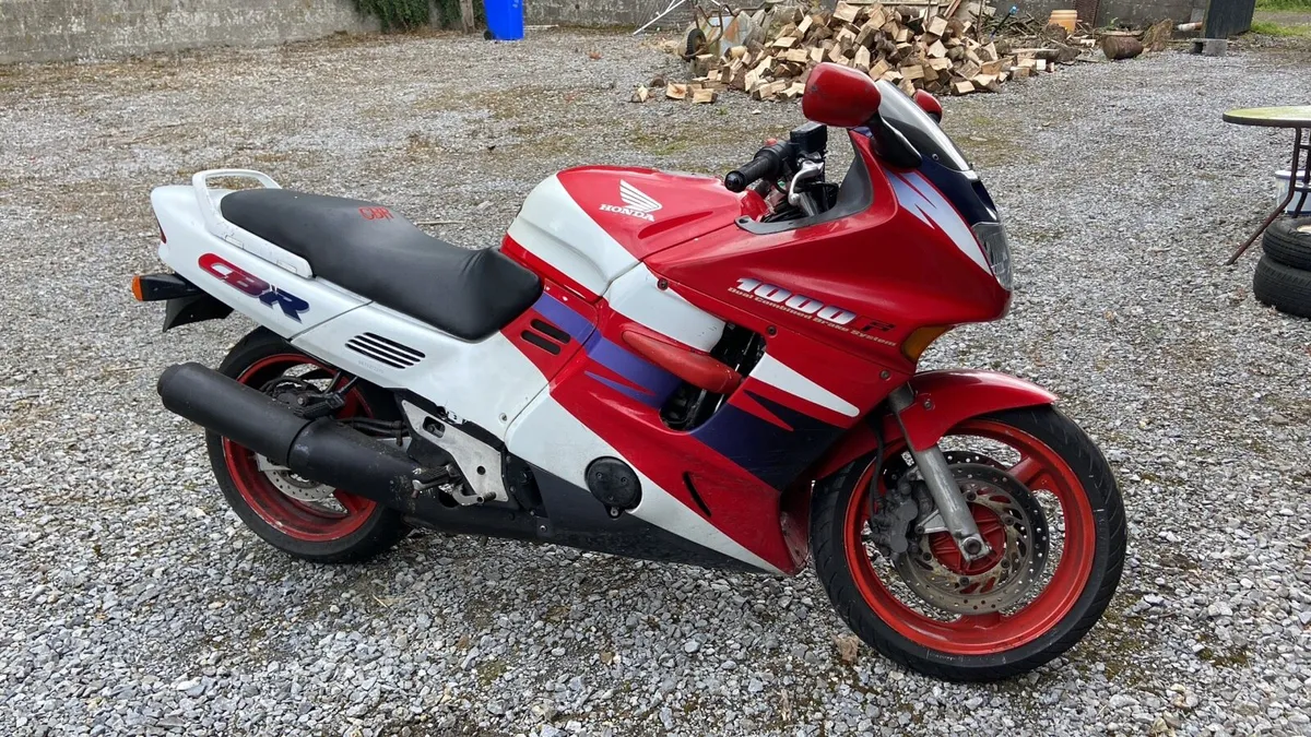 Honda CBR 1000 F - Image 1