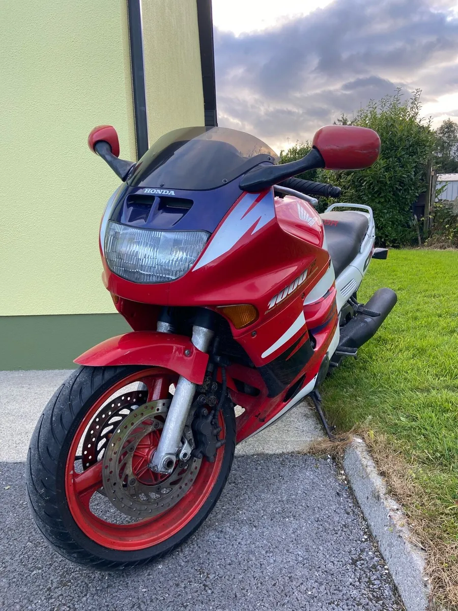Honda CBR 1000 F - Image 3