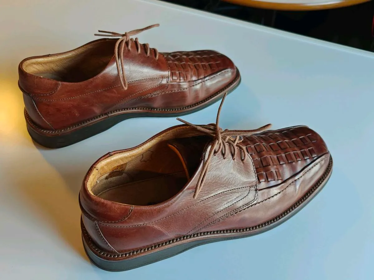 Vintage leather men's shoes - Image 1
