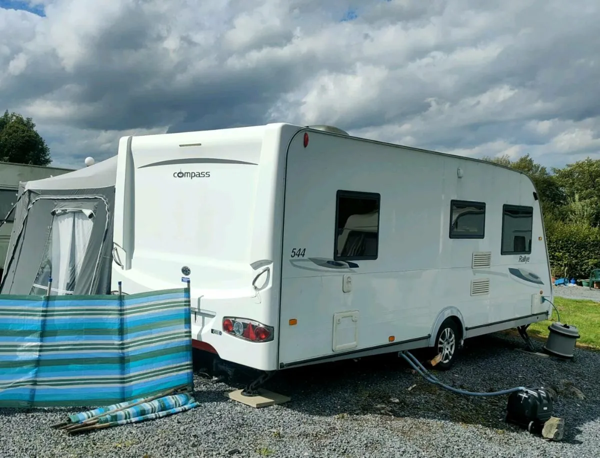 Compass 4/5 berth fixed bed & mover & Awning - Image 4