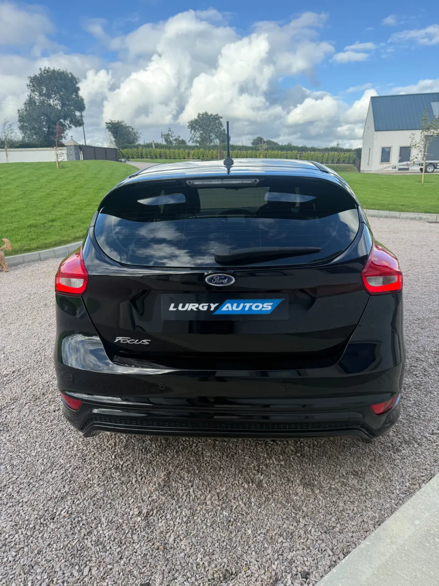 172 Ford Focus ST Line - Image 3