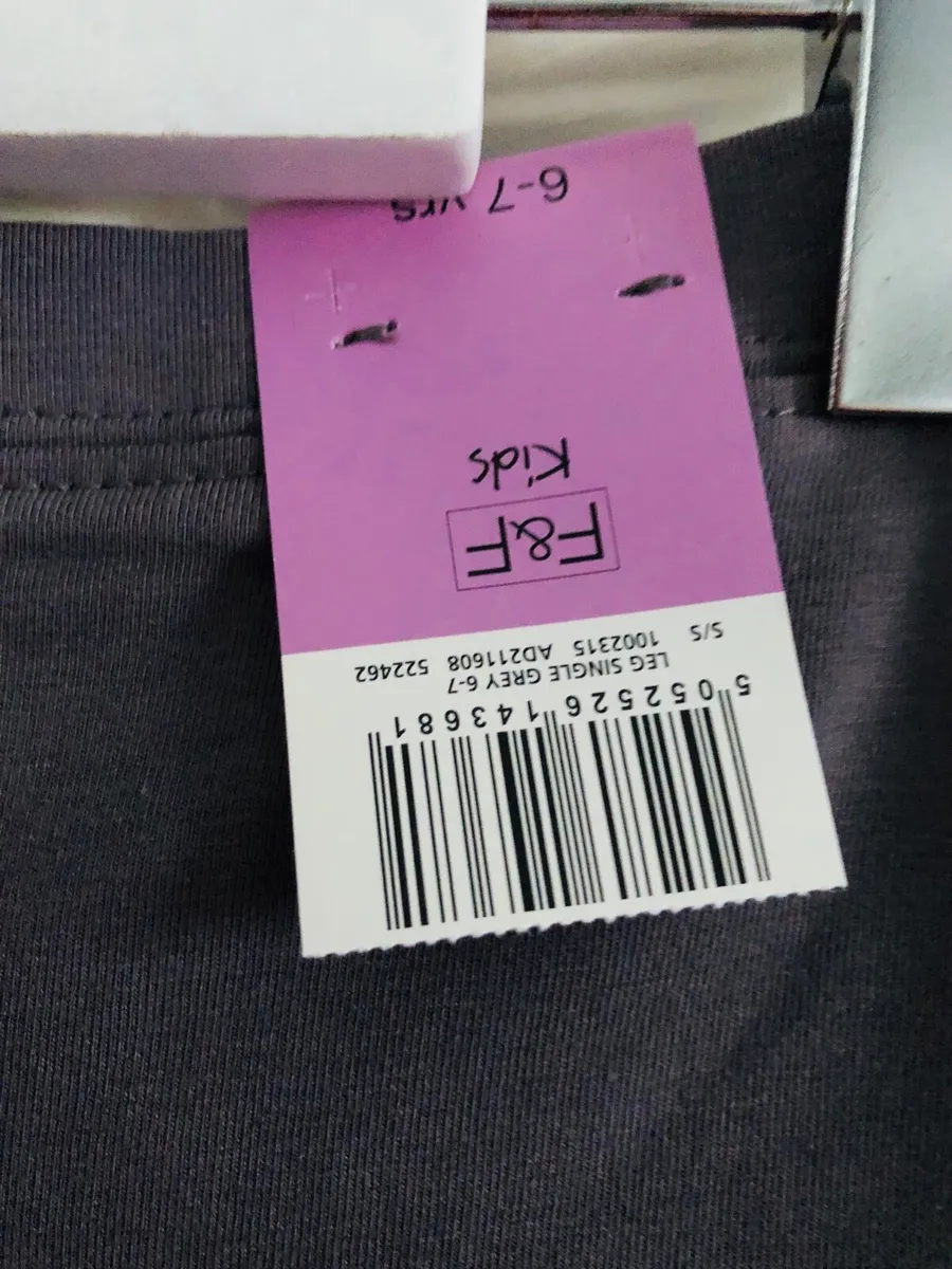 Girls BNWT legging age 6/7 €3 - Image 4