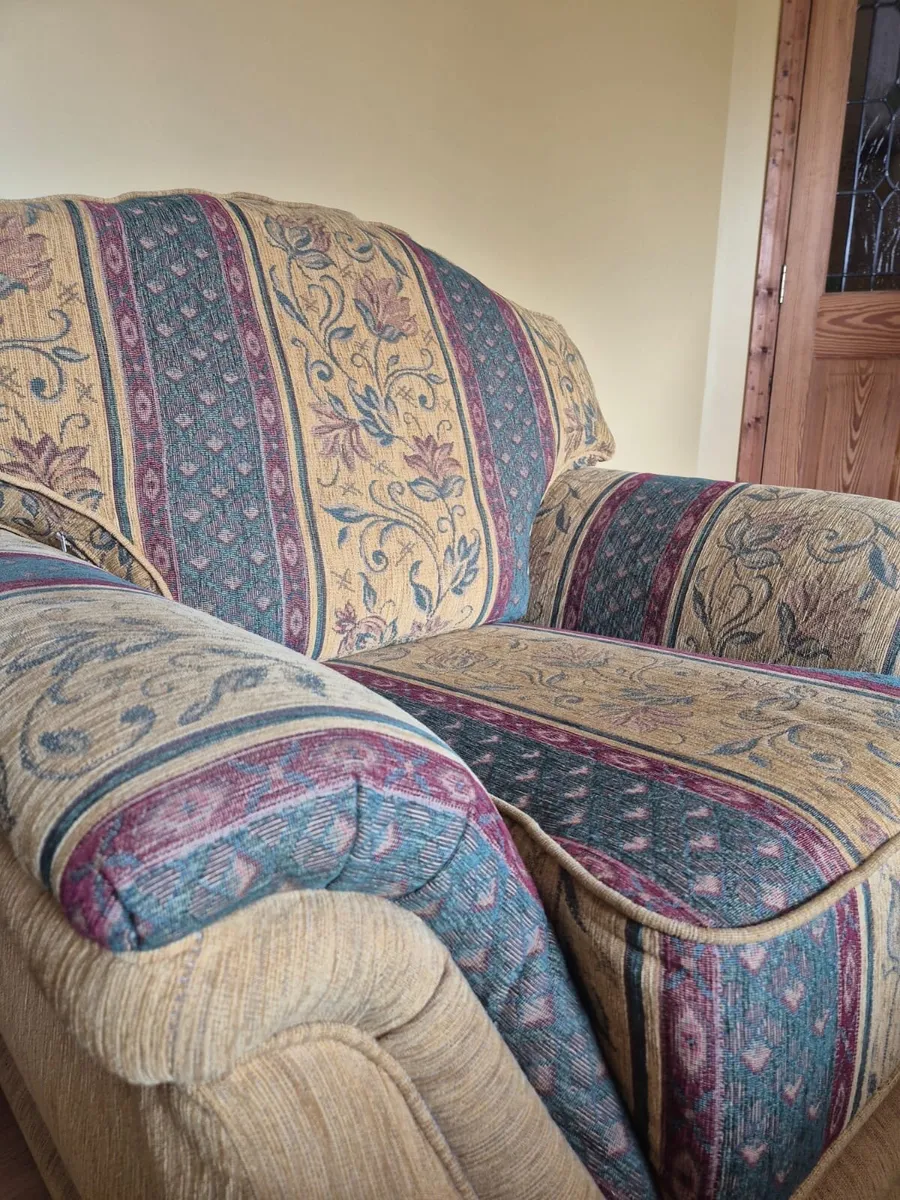 2x 2.5 seater sofas & amchair - Image 3