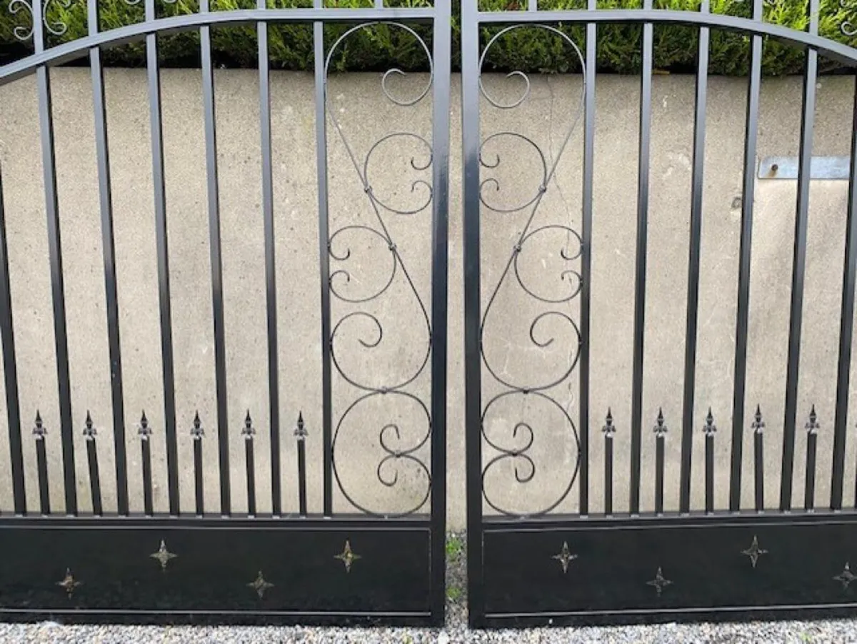 20ft Bi Parting Steel Gate **Online Auction** - Image 3
