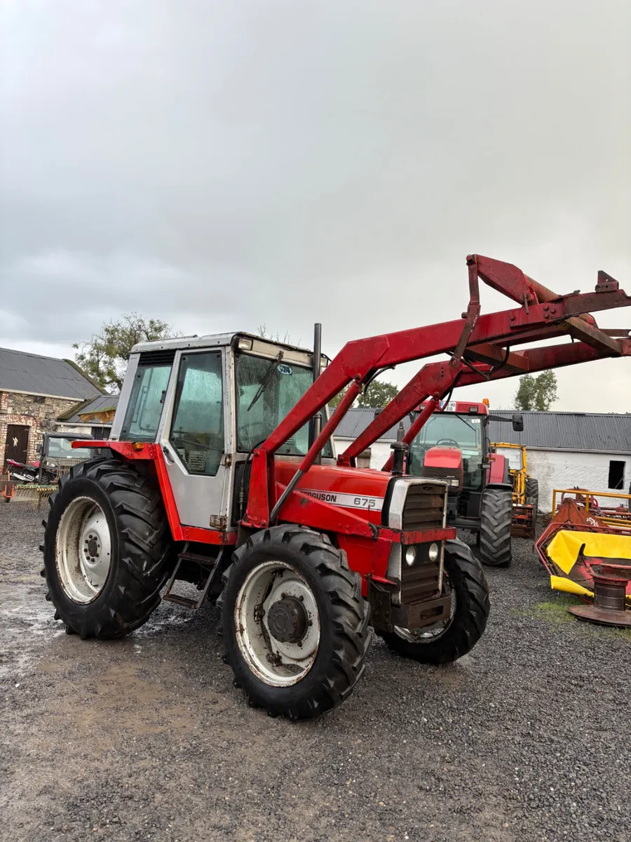 Massey Ferguson 675 - Image 1