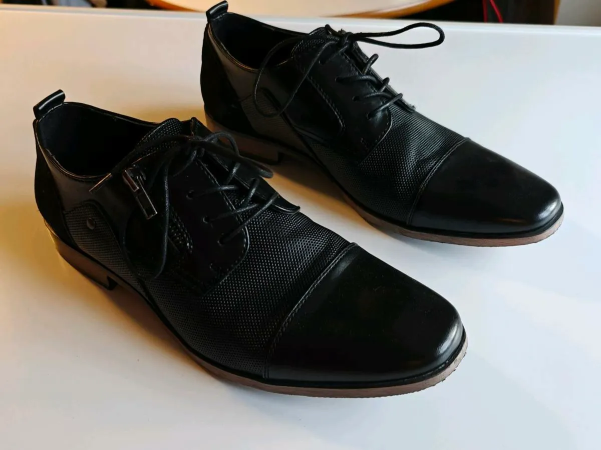 Men's shoes - Image 2