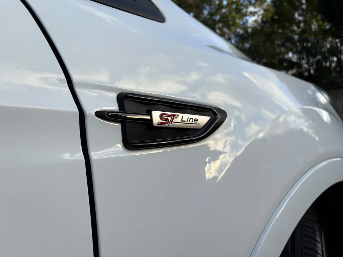 SUPER RARE PETROL ST-LINE KUGA - Image 2