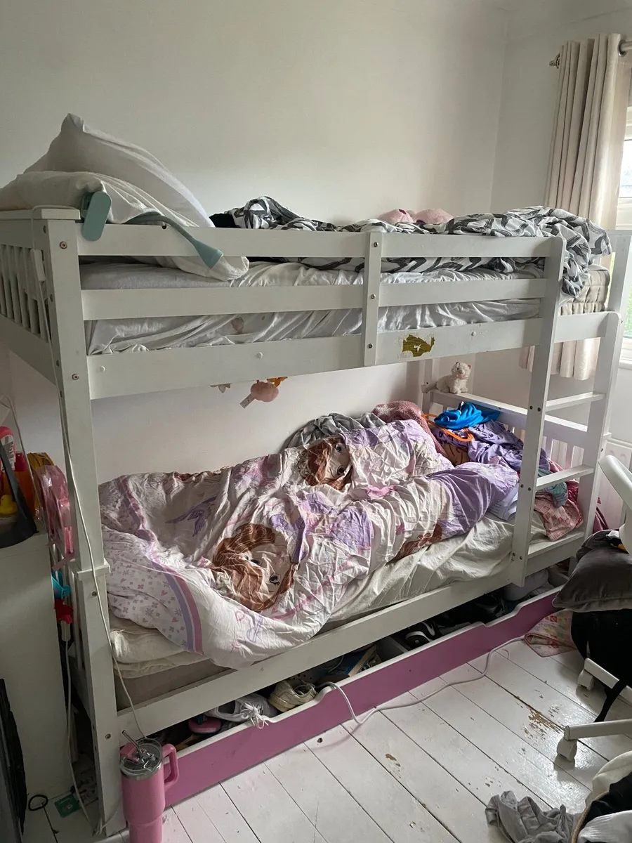 Bunk bed