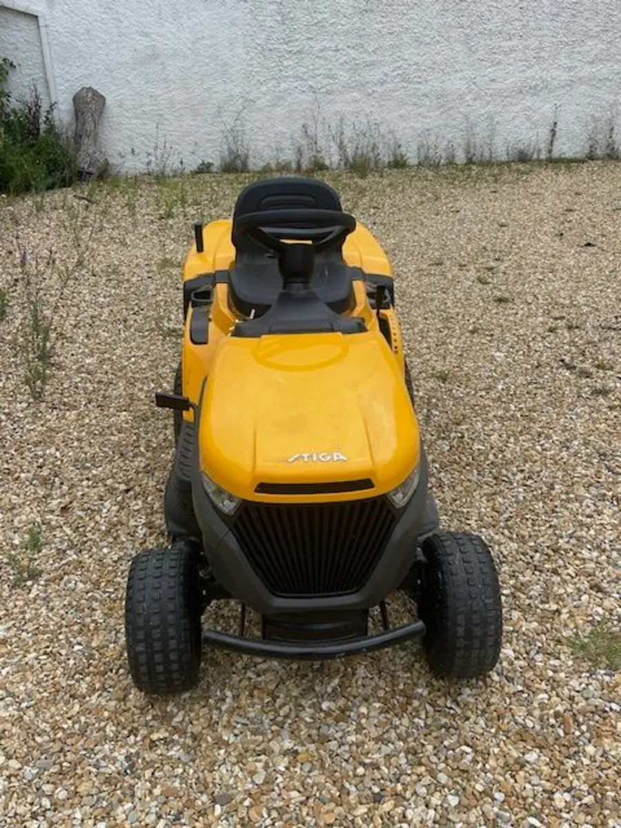 Ride on lawnmower - Image 2