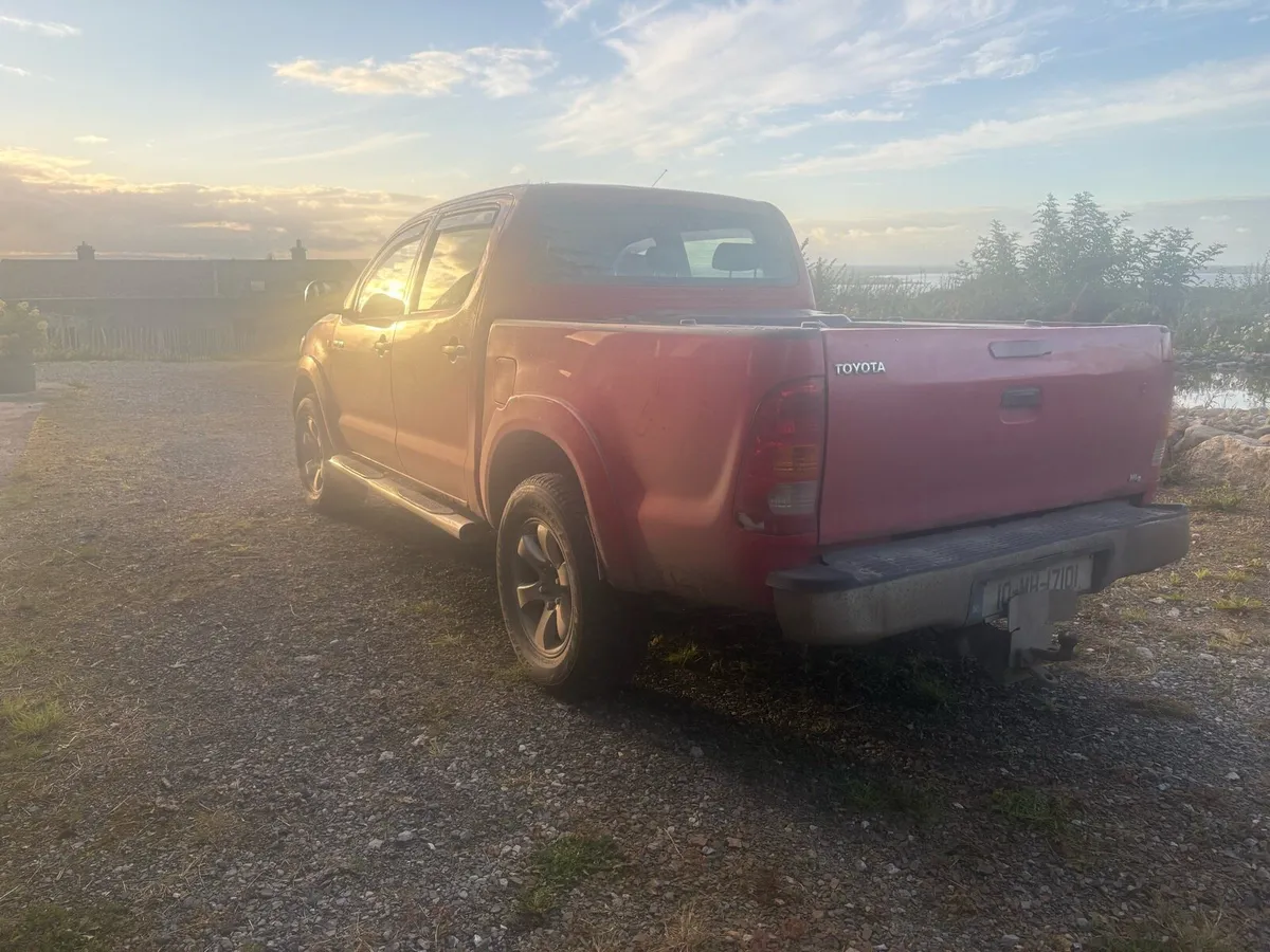 Toyota hilux - Image 2