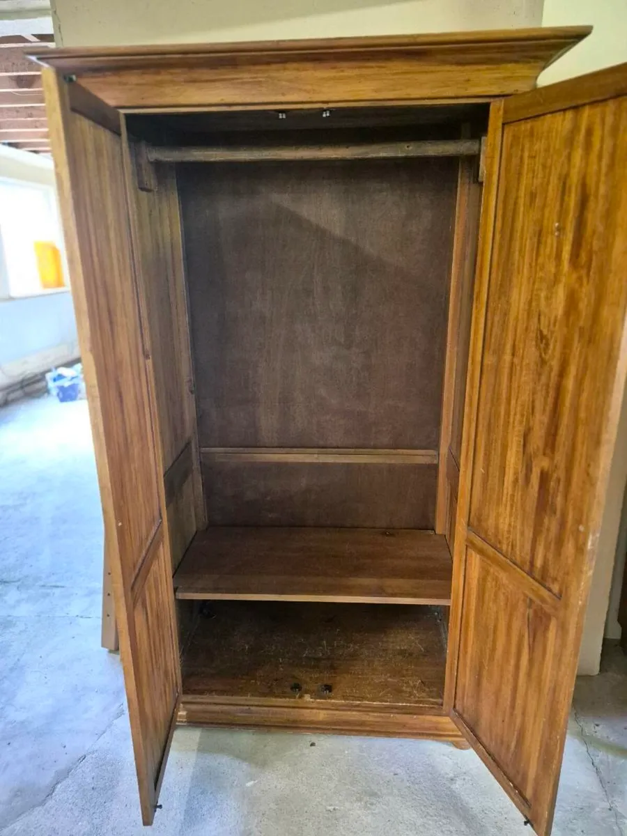 Wardrobe - Image 3