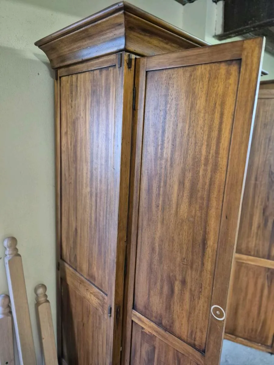 Wardrobe - Image 4