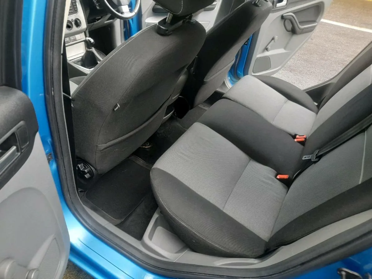 FORD FOCUS DIESEL ESTATE NEW NCT CHEAP TAX €200 - Image 2