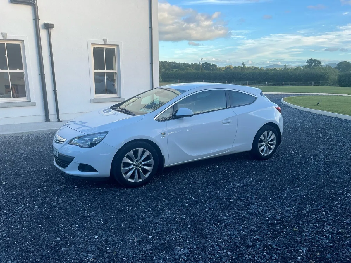 142 Opel Astra 1.6 Diesel GTC - Image 2