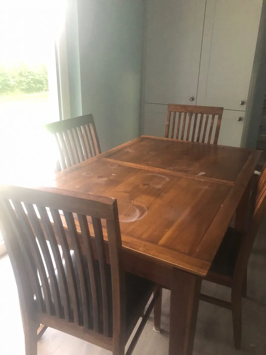 Table and 4 chairs - Image 2