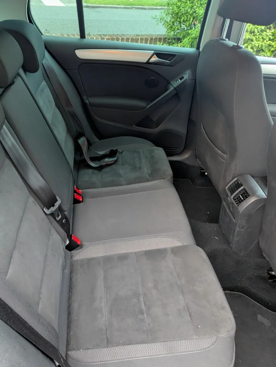 Volkswagen Golf 2011 - Image 4