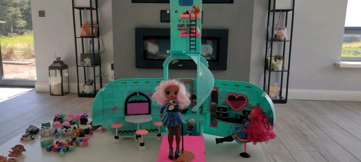 Lol dolls and omg dolls with accessories - Image 3