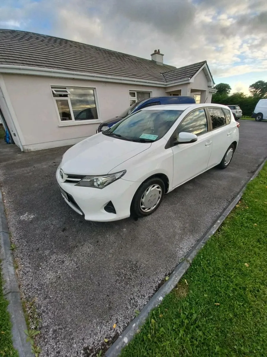 Toyota auris van - Image 4