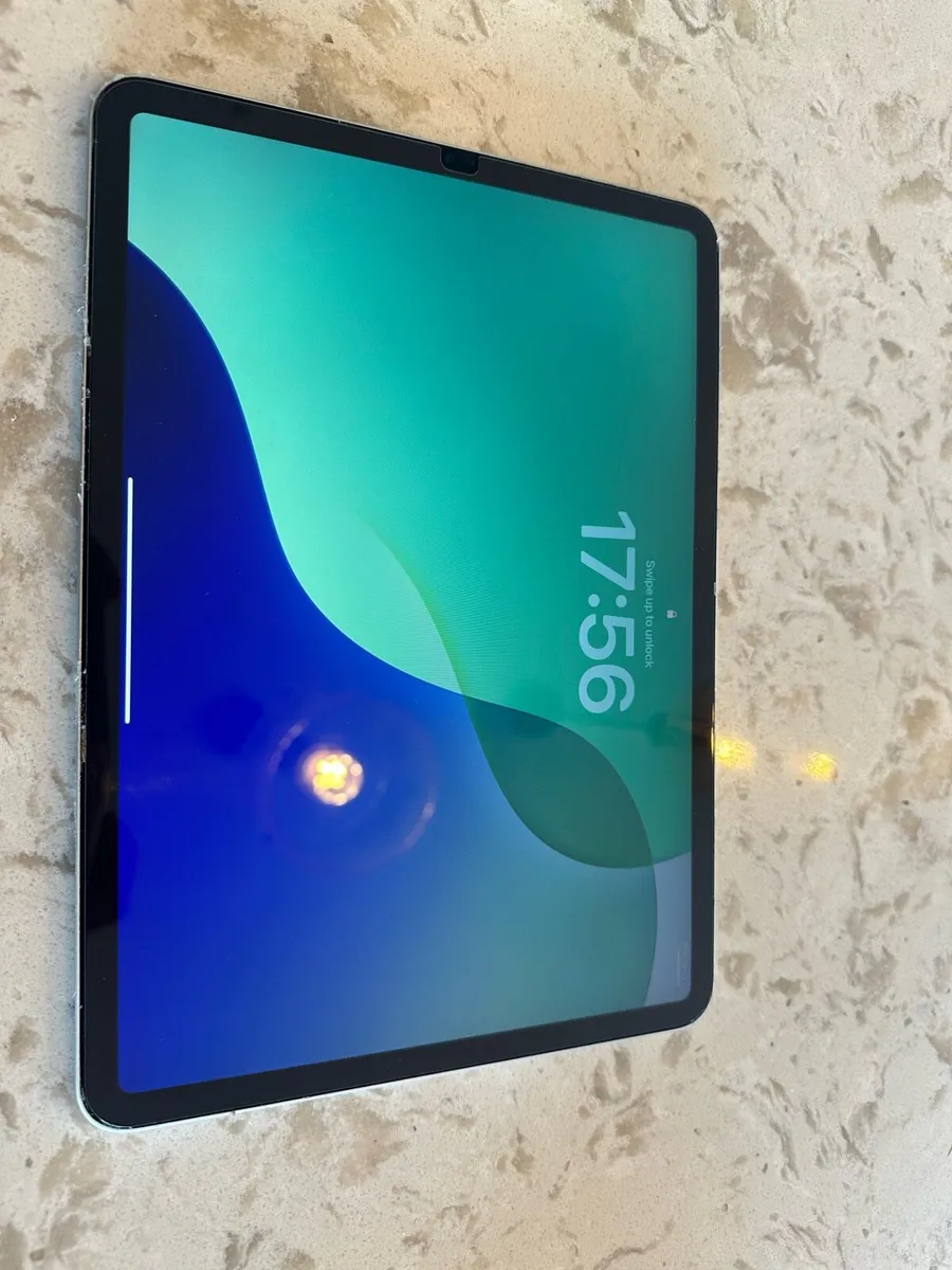 iPad Pro 11inch 2nd Gen with Apple Pencil keyboard - Image 2