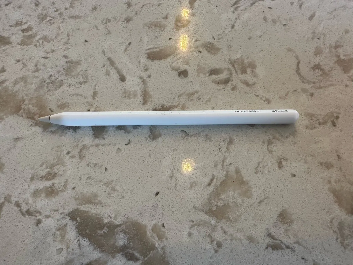 iPad Pro 11inch 2nd Gen with Apple Pencil keyboard - Image 4