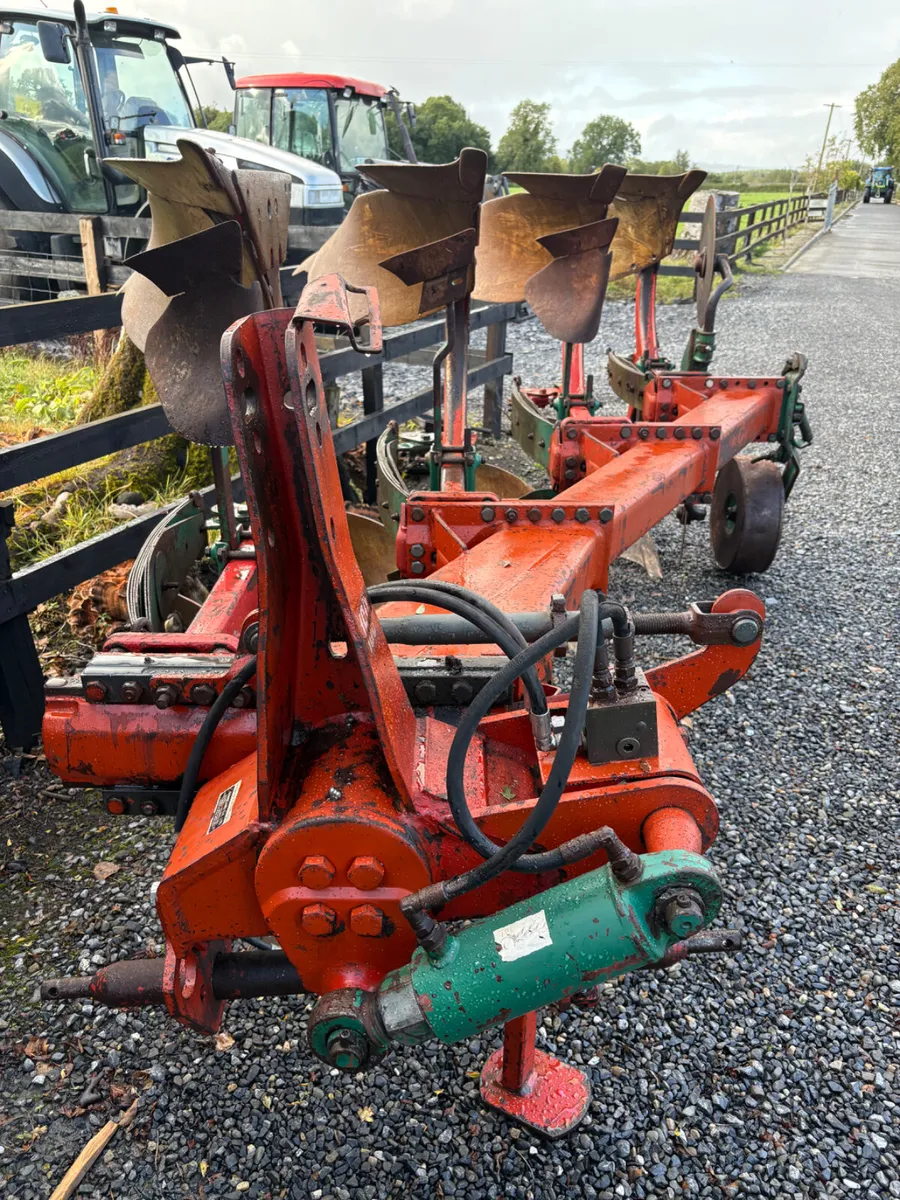 Kverneland plough - Image 2