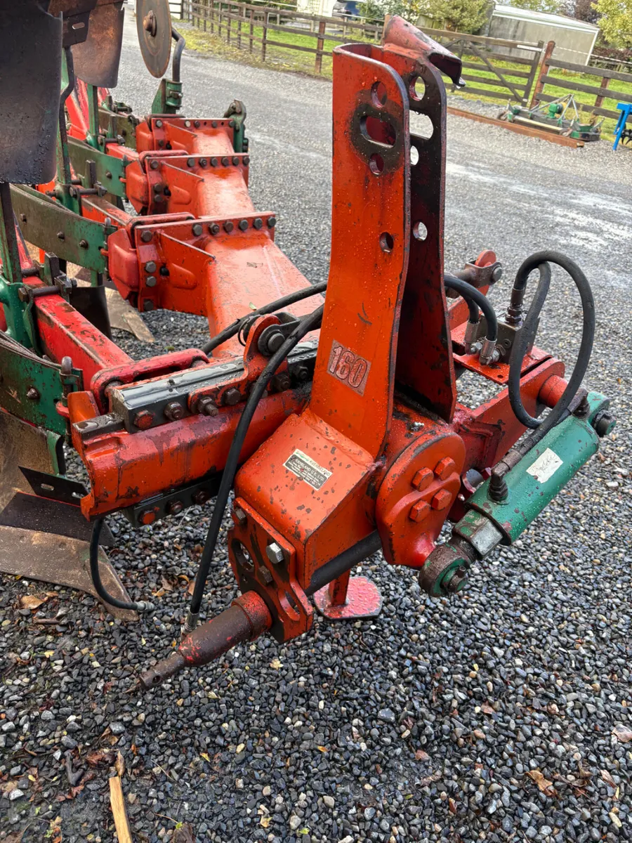 Kverneland plough - Image 3