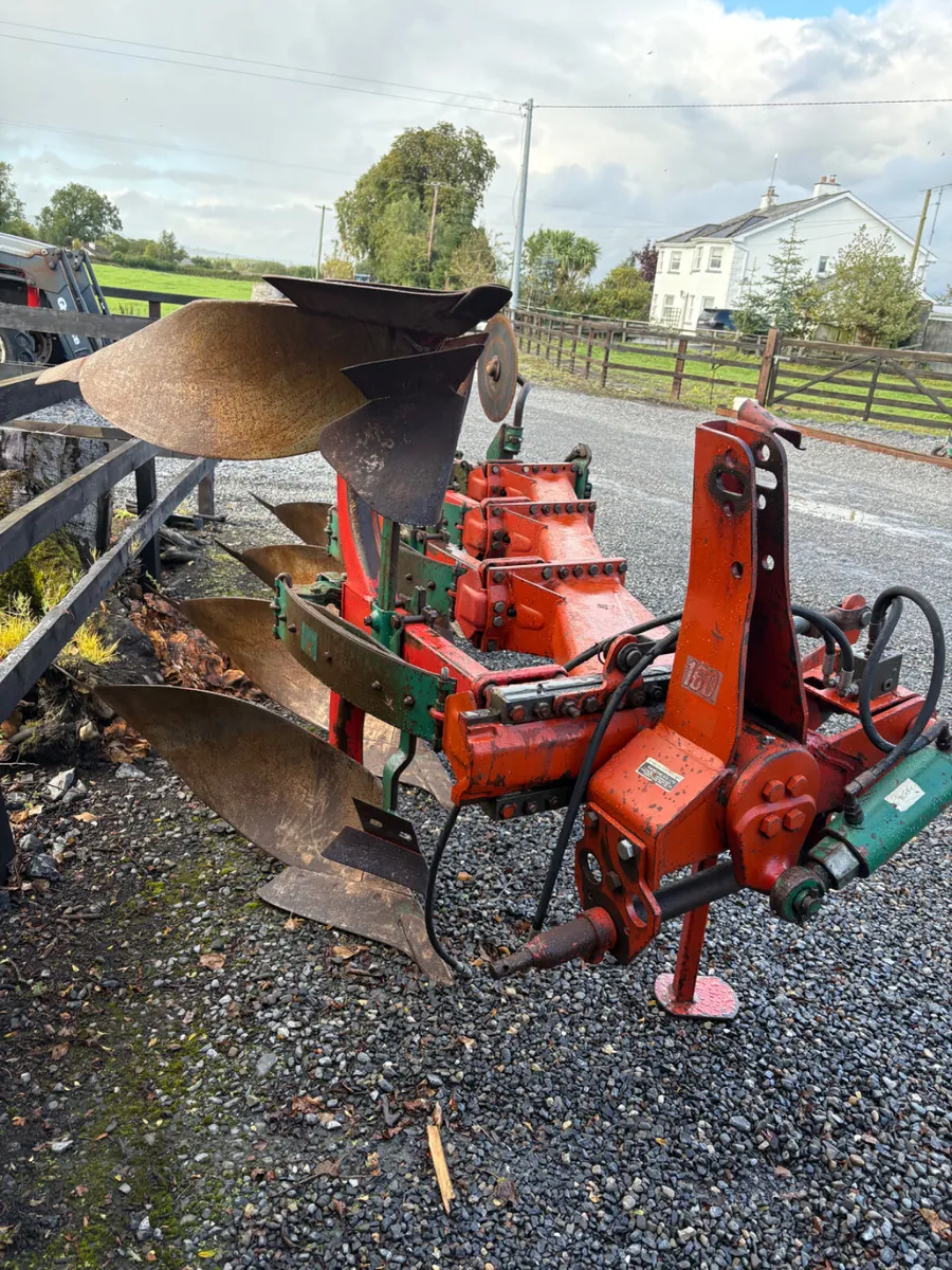 Kverneland plough - Image 4