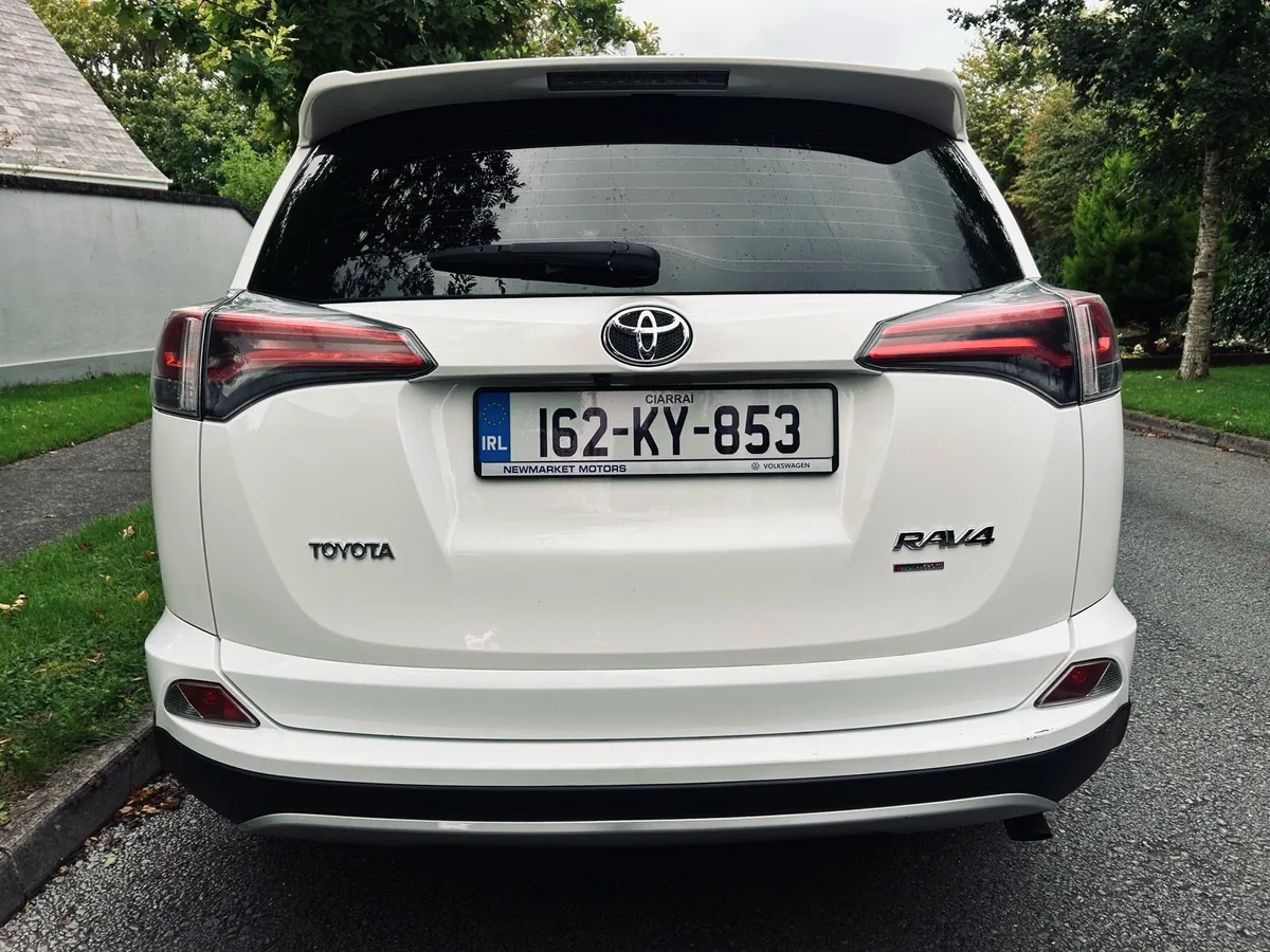 TOYOTA RAV4 LUNA SPORT 2.0d4d 6 SPEED - Image 4