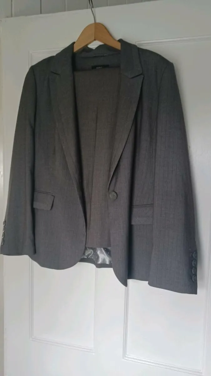 Ladies trouser suits - Image 1