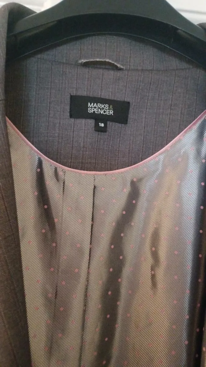 Ladies trouser suits - Image 4