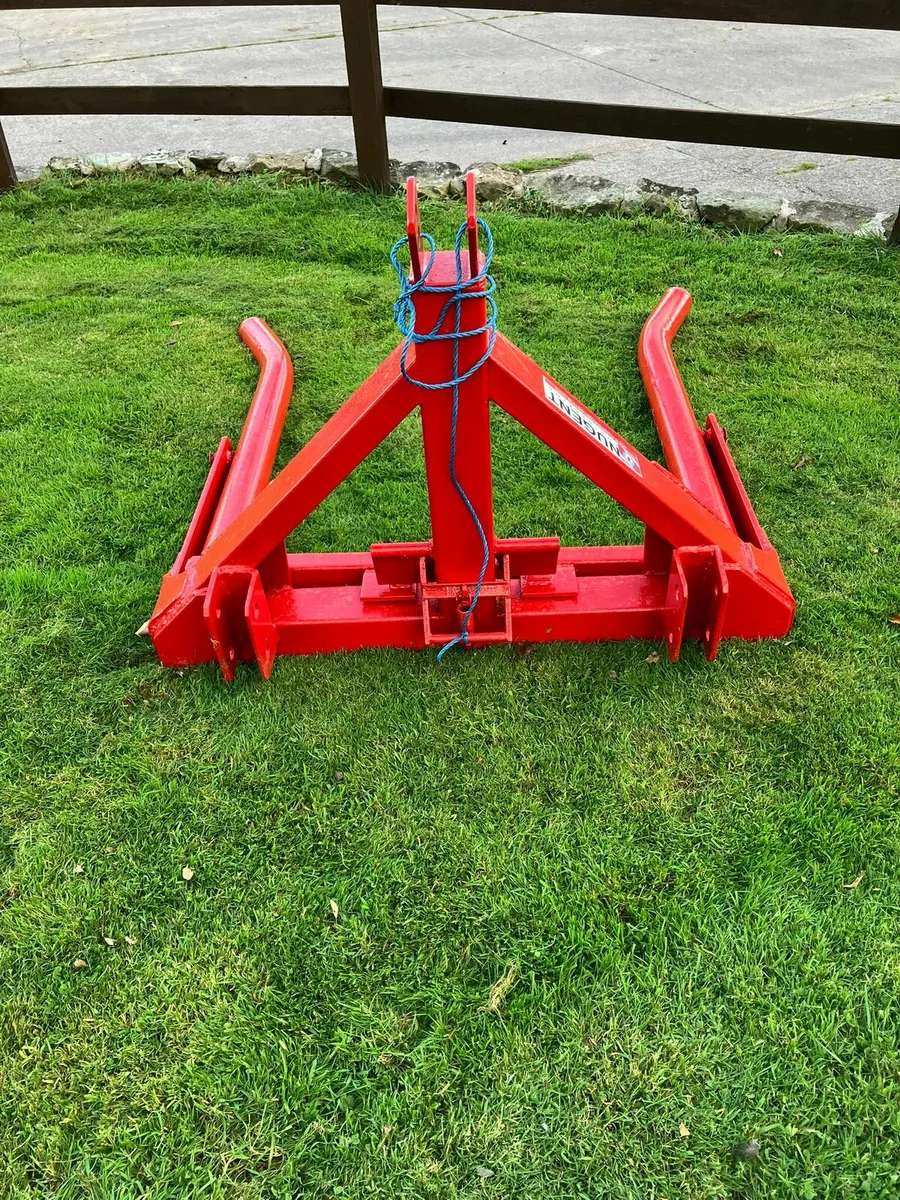 Bale lifter and pallet truck - Image 2