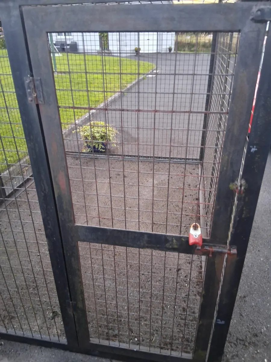 Security cage - Image 3