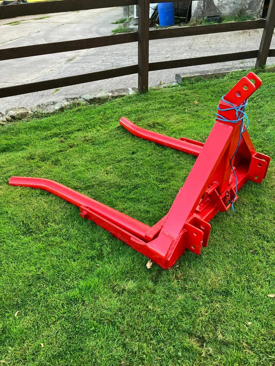 Bale lifter and pallet truck - Image 3