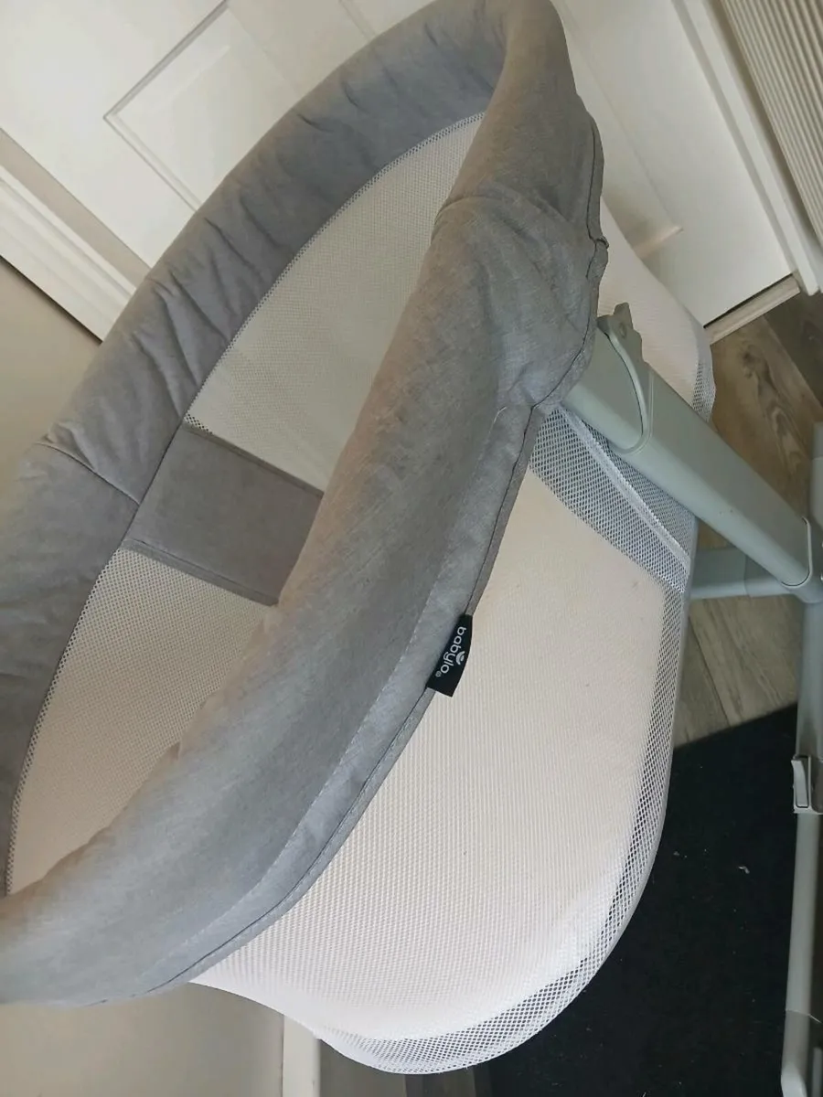 Babylo baby sleeping crib immaculate - Image 2