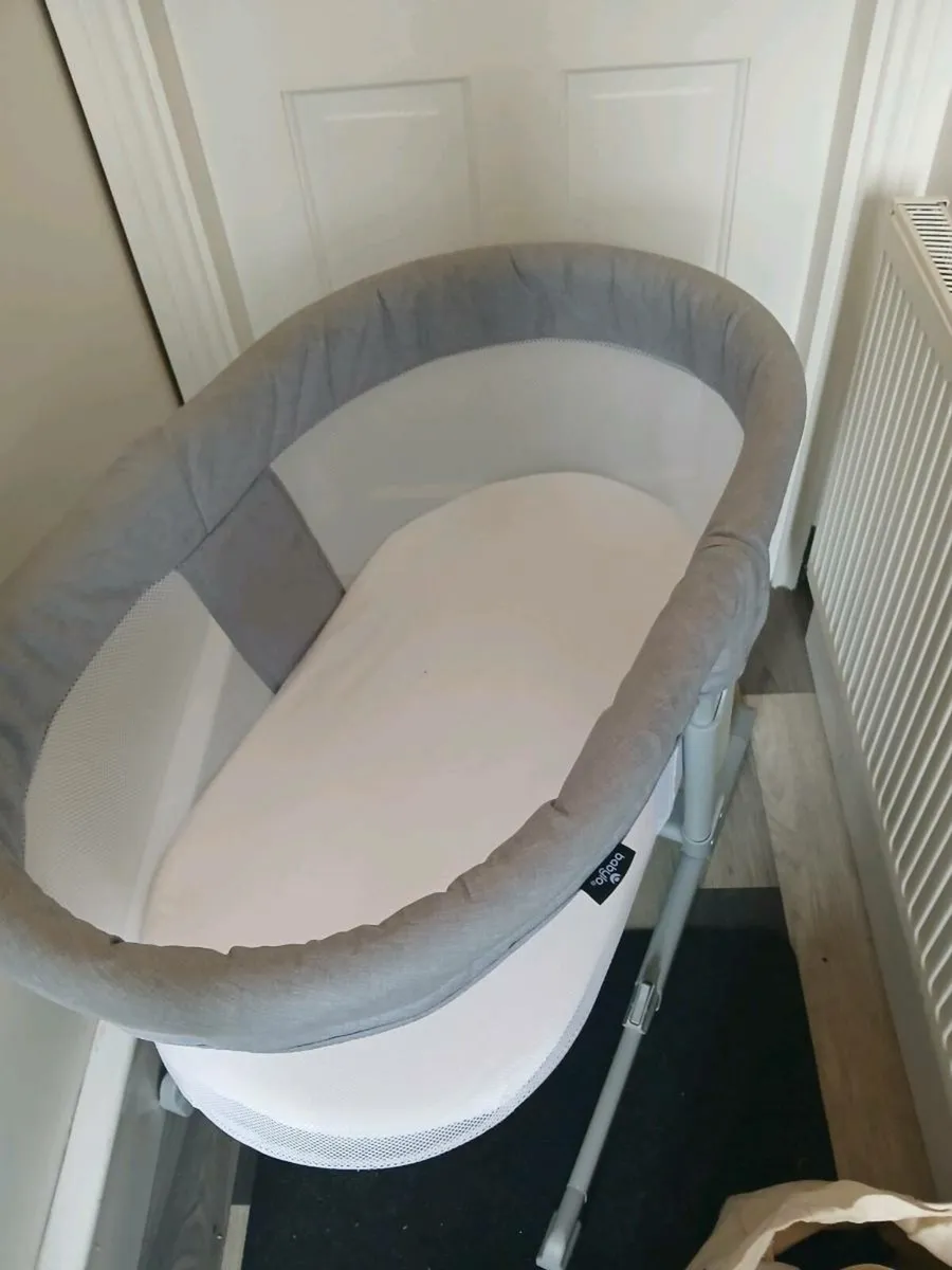 Babylo baby sleeping crib immaculate - Image 3