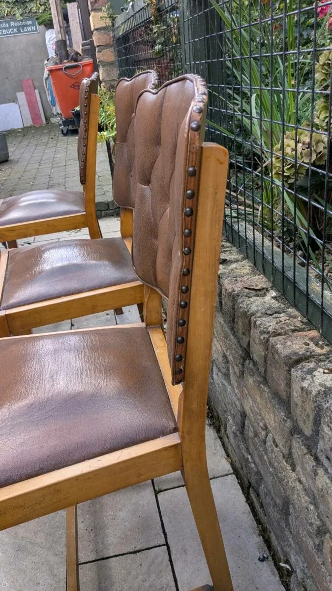 4 chairs - Image 2