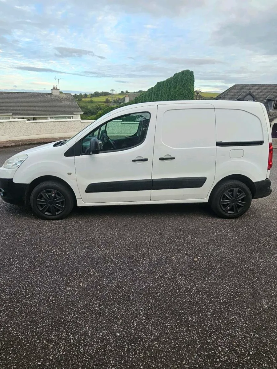 2011 Peugeot partner - Image 1