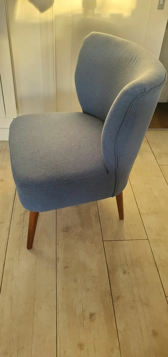 Blue bedroom chair - Image 2