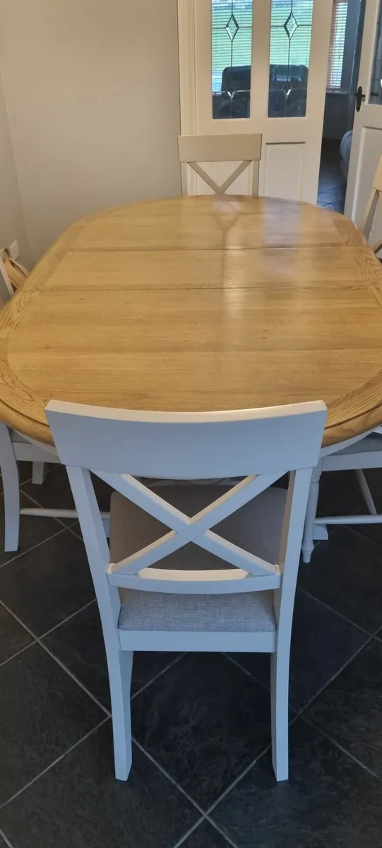 Dining table and 6 chairs