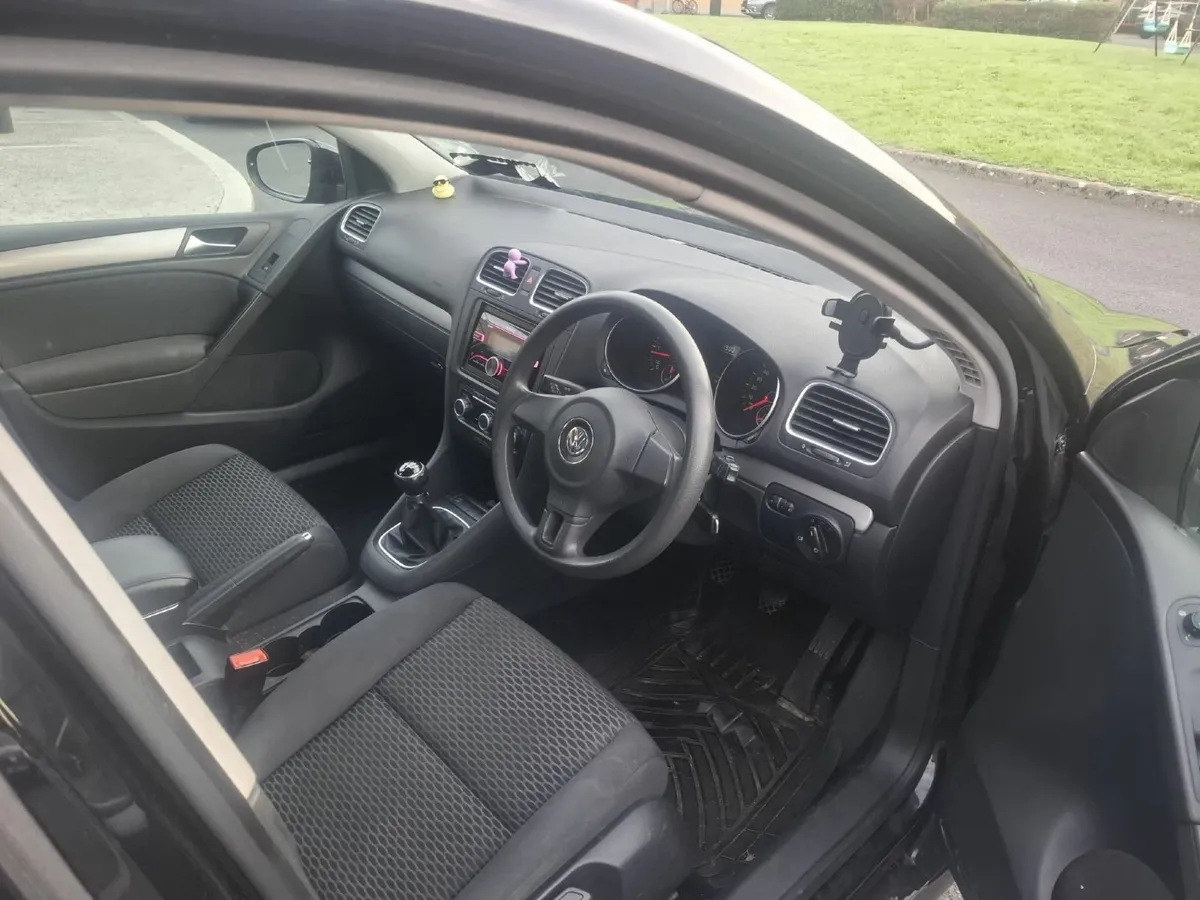 Car - Image 2