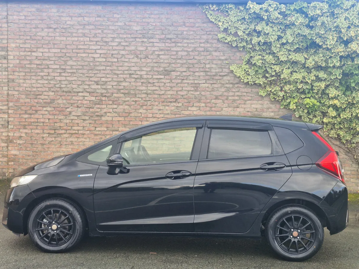 Honda Fit 1.5 HYBRID AUTOMATIC FINANCE AVAILABLE - Image 2
