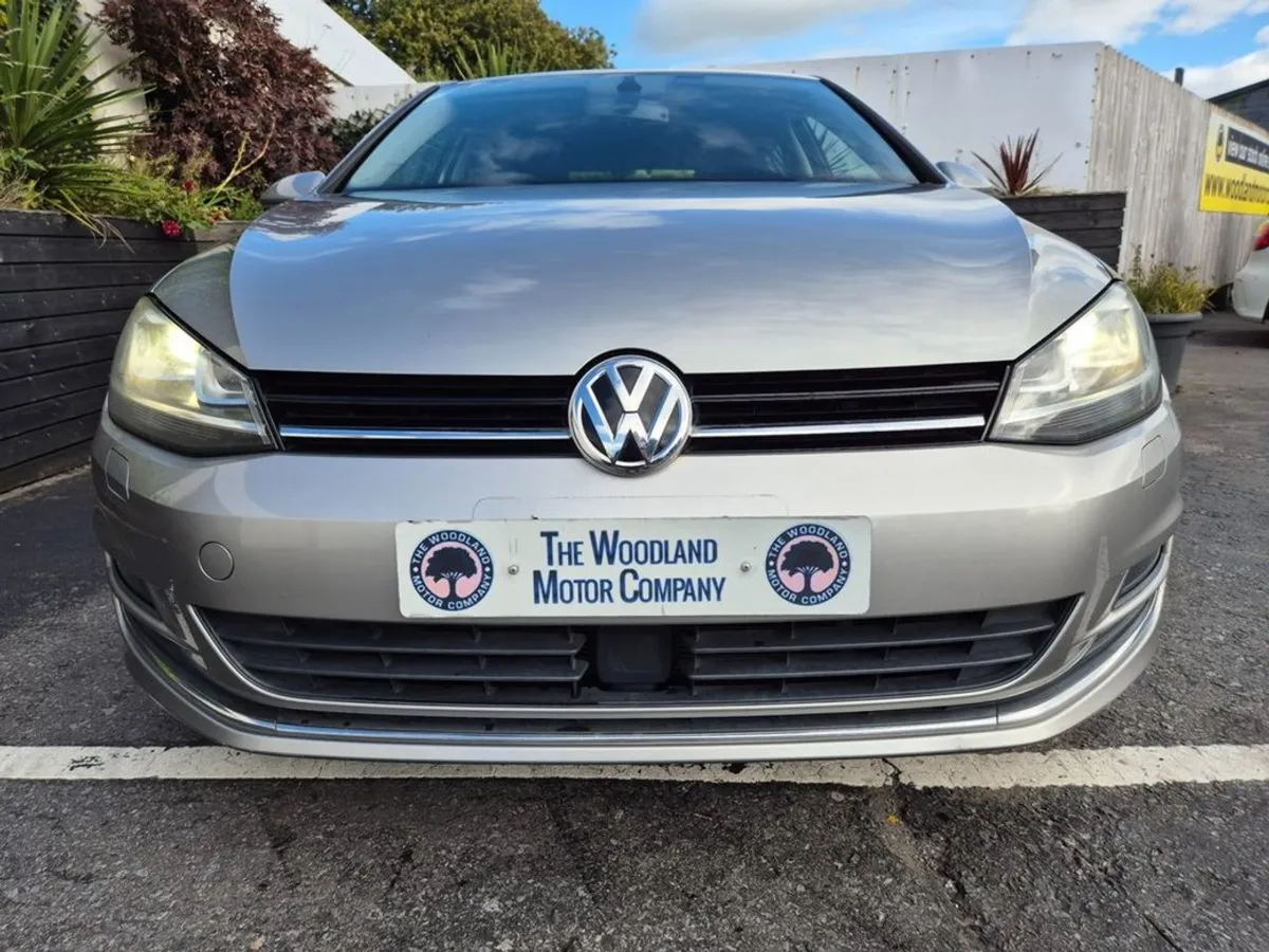 Volkswagen Golf 1.2 TSI Auto / Lounge Spec / Low - Image 3