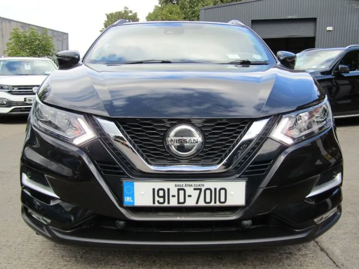 Nissan QASHQAI 1.2 SV Premium SS 18 4DR - Image 3