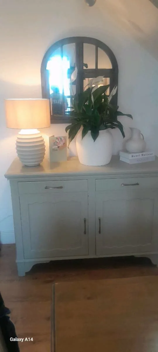 Dresser - Image 1