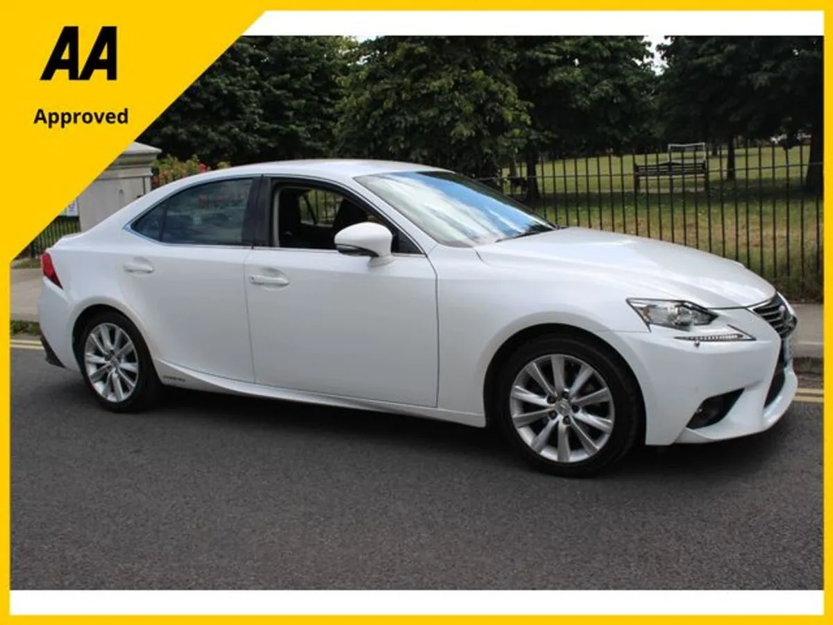 Lexus IS300h Advance - Image 1