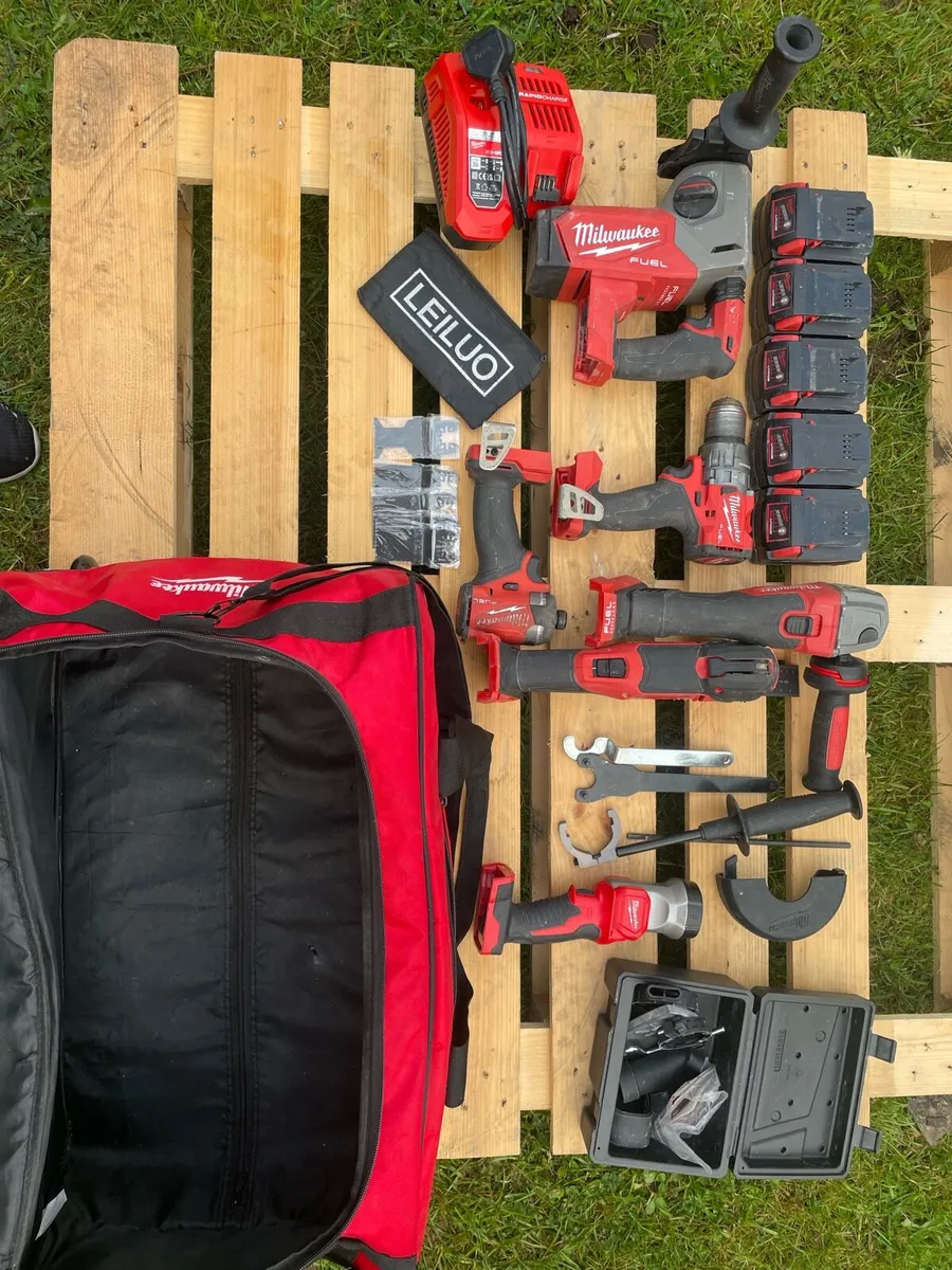 Brushless Milwaukee Kit (6 Piece) (5 Batteries) - Image 1