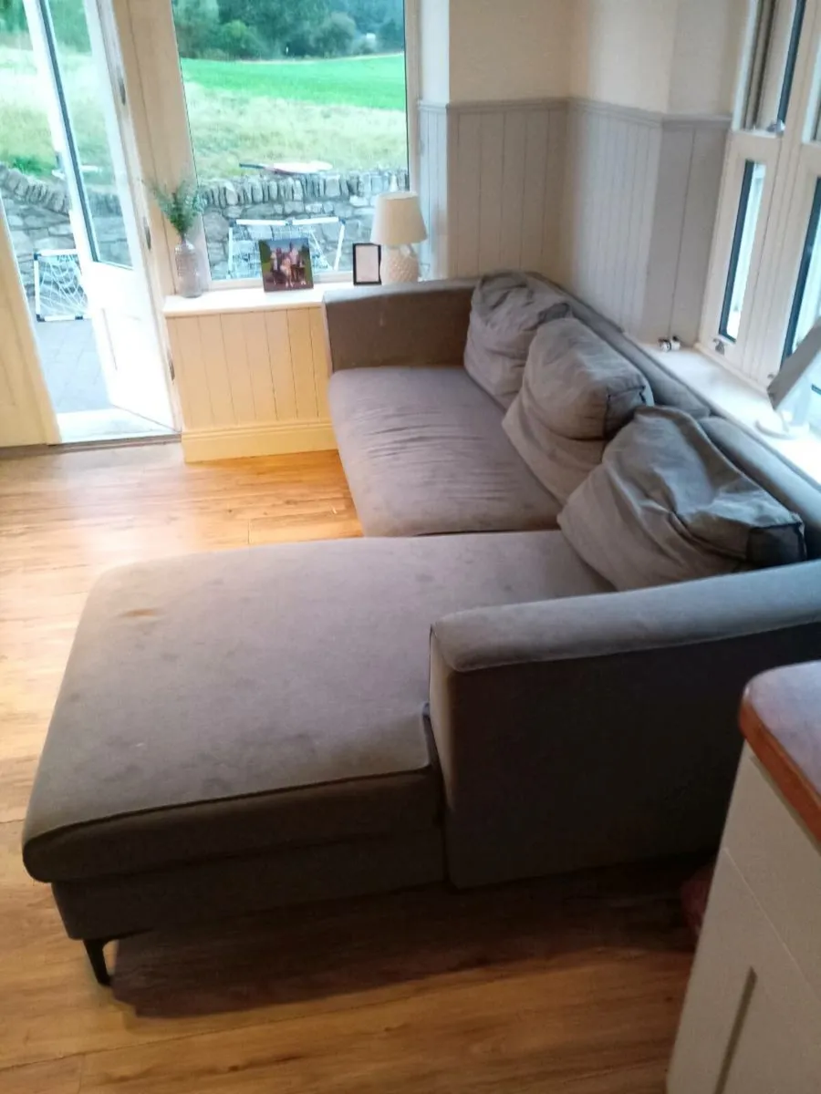 Couch - Image 2