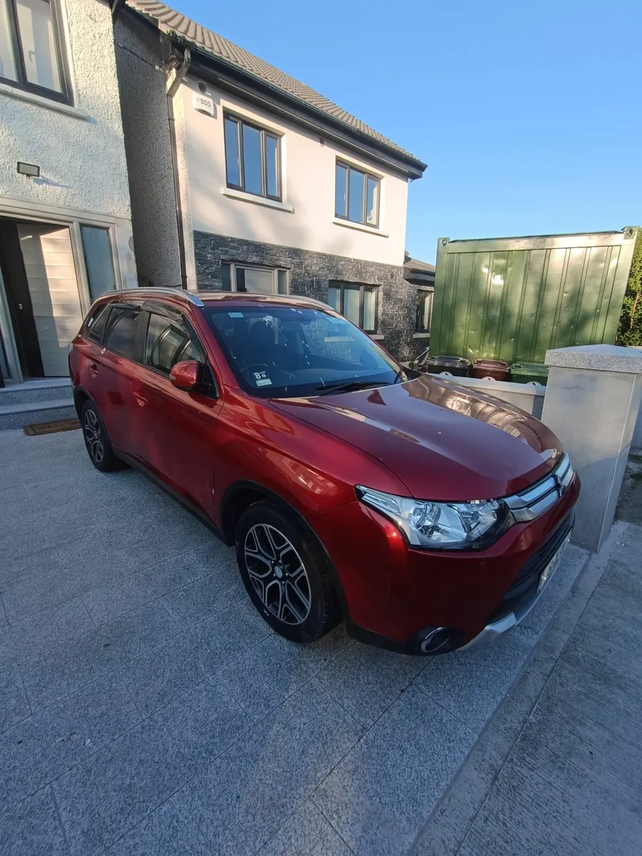 Mitsubishi Outlander 2015 - Image 1